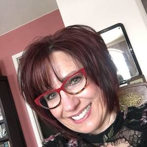 Meet your Posher, Debbie